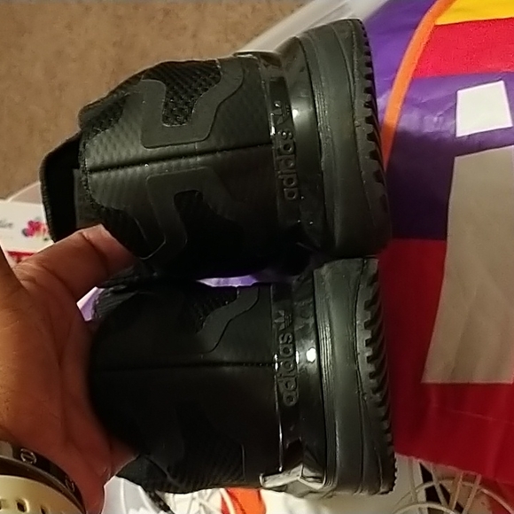 Boys adidas size 6 - Picture 4 of 7